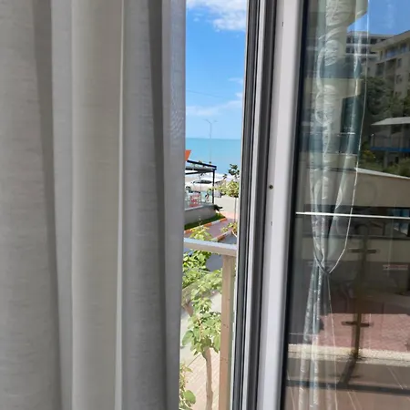 Apartman Lis - *